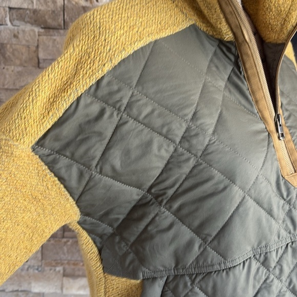 Prana yellow Glen Ivy pullover 1/4 zip quilted center two zip pockets fleece - Picture 7 of 16